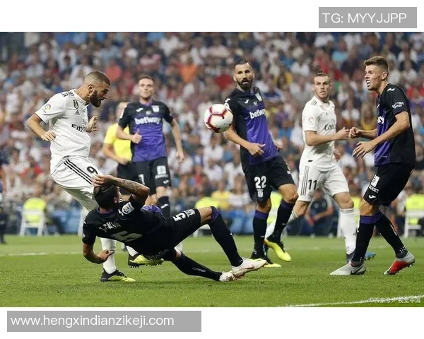 足球费达引领新潮流揭示未来足球发展的无限可能性